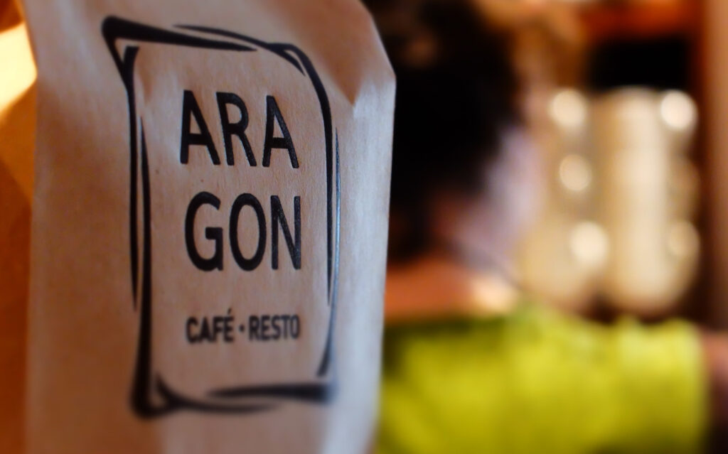 Pochette à l'effigie du Café Aragon